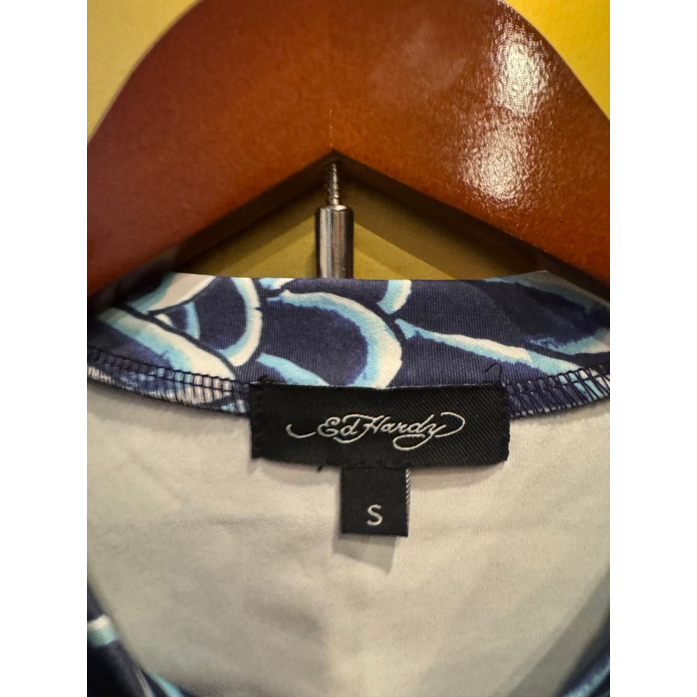 Women's Ed Hardy Blue & White Feather Print Crop Top S Small NWT - Picture 3 of 4